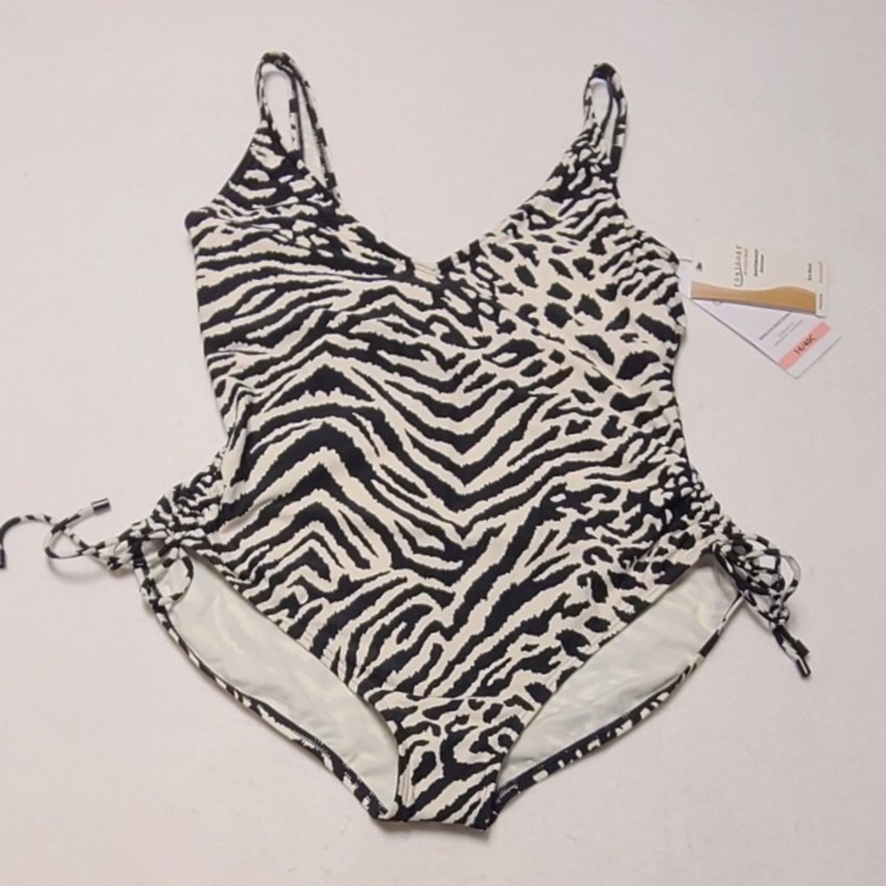 Contours Coco Reef Zebra Print Underwire One Piece Swimsuit Black White 16/40C‎